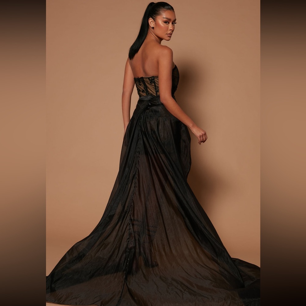 Hannah Lace Maxi dress Black, Fashion Nova size XS. Brand new gown - Picture 3 of 3